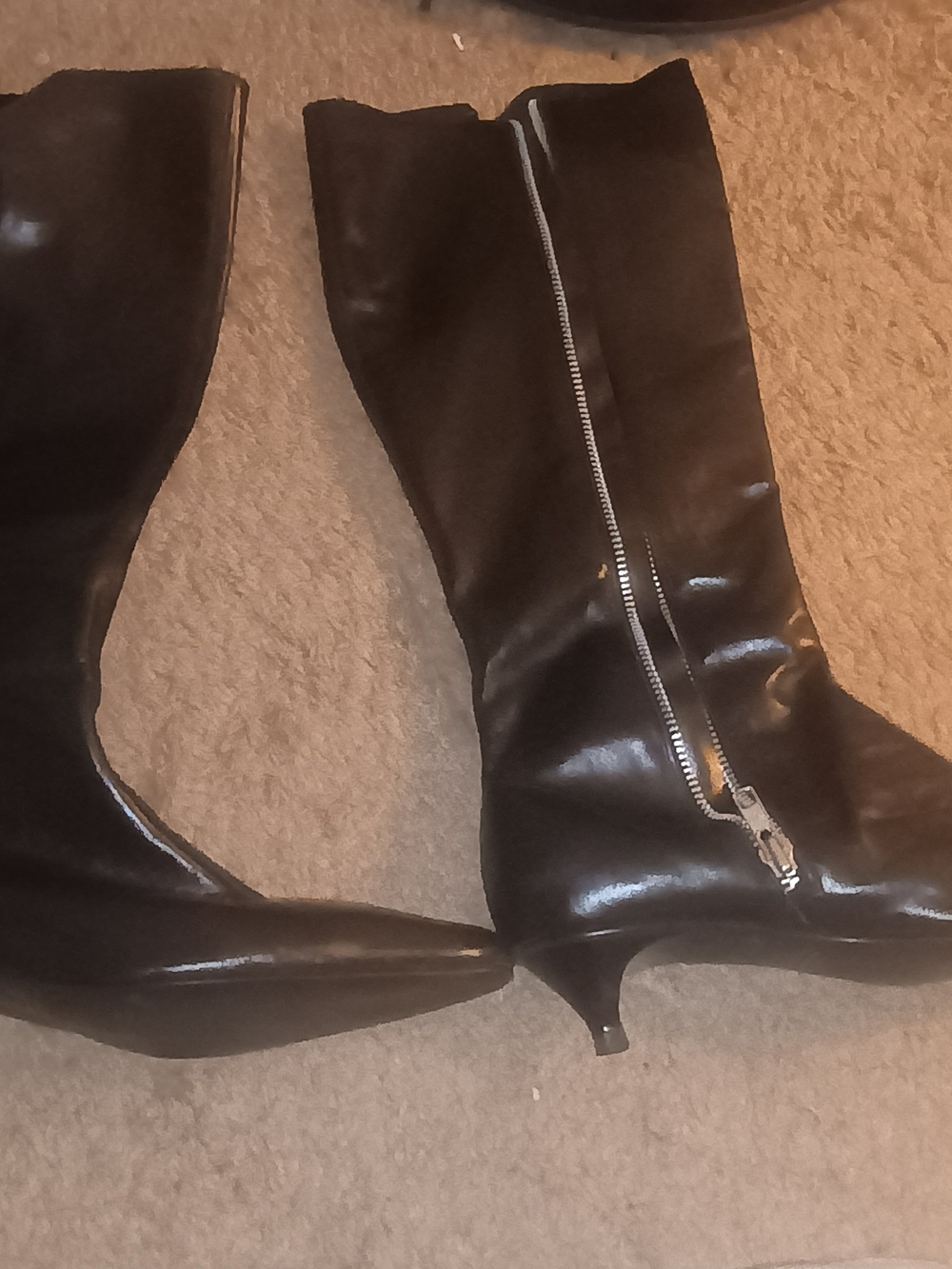 Women's Black Knee-High Side-Zip Kitten Heel Boots